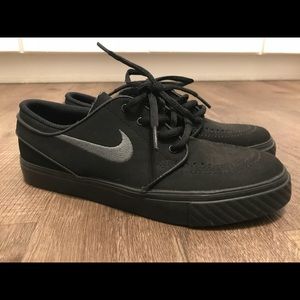 Nike Janoski